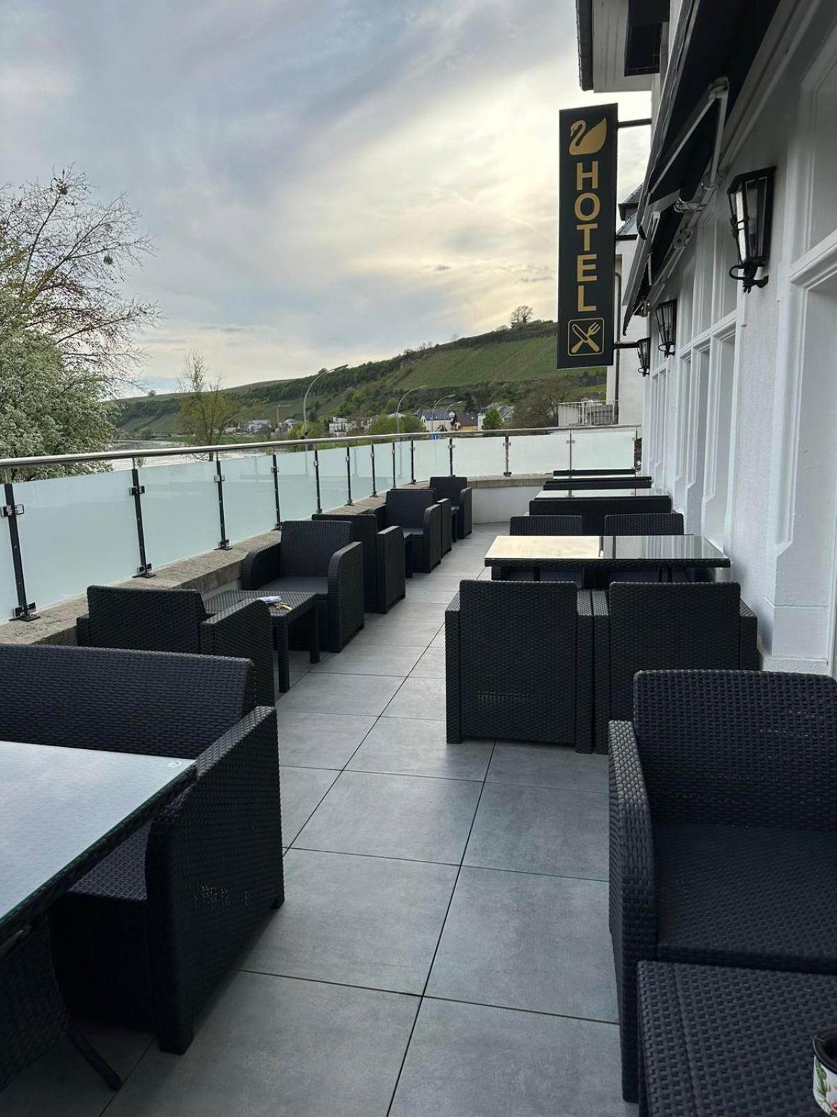 Hotel Whiteswan Ihnen Buitenkant foto