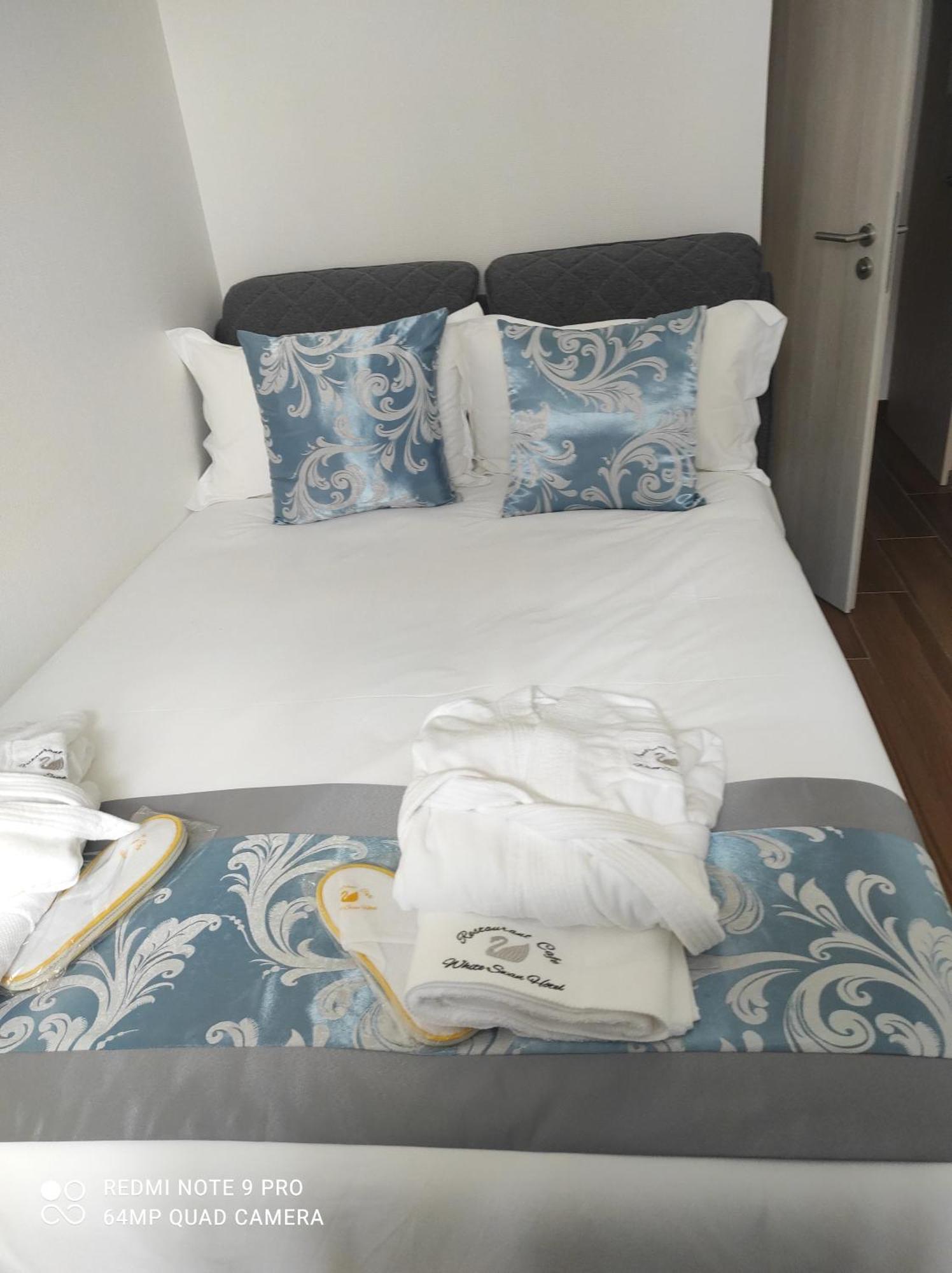Hotel Whiteswan Ihnen Buitenkant foto